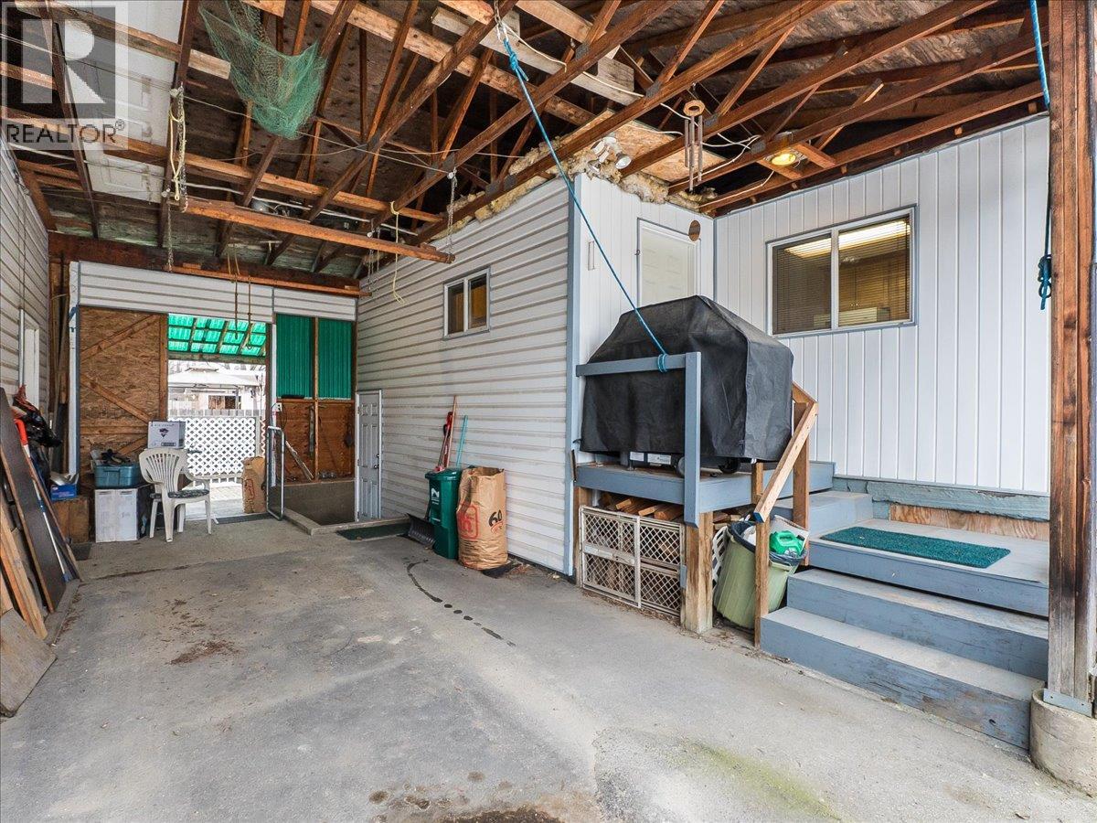 95 Pine Avenue, Fruitvale