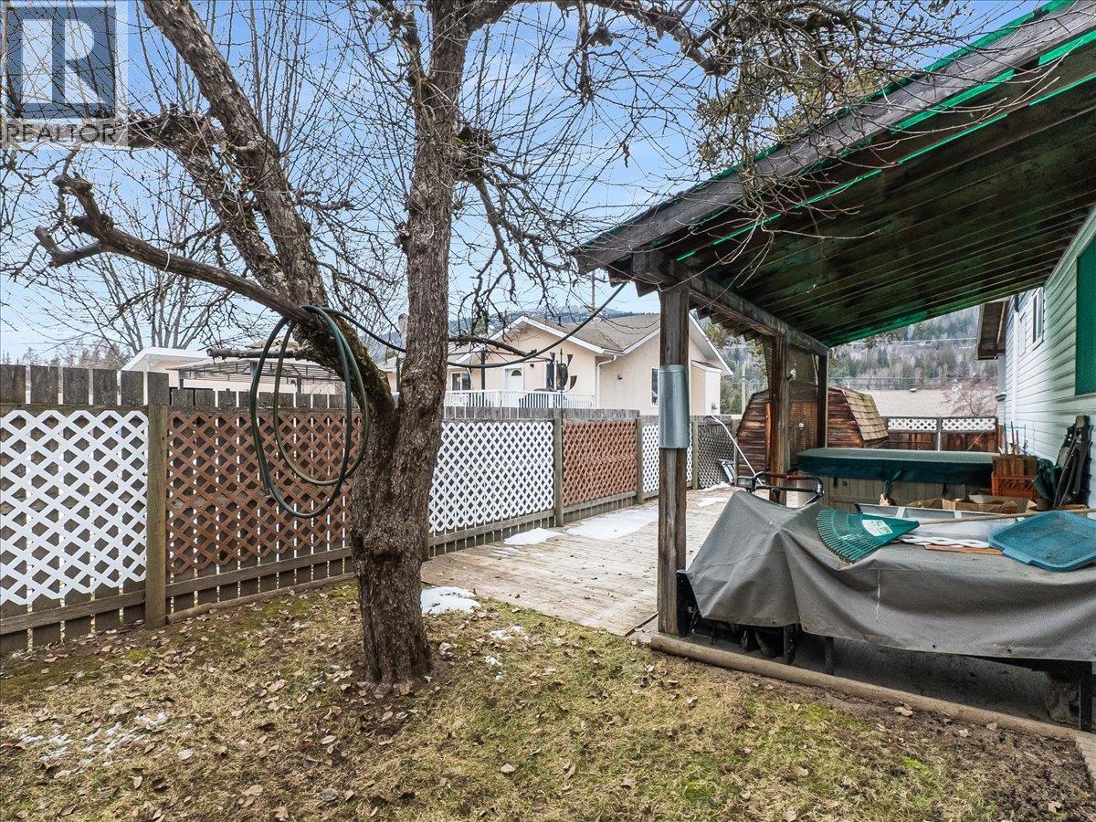 95 Pine Avenue, Fruitvale