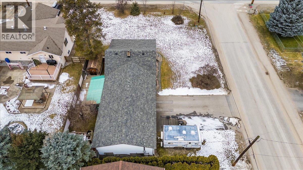 95 Pine Avenue, Fruitvale