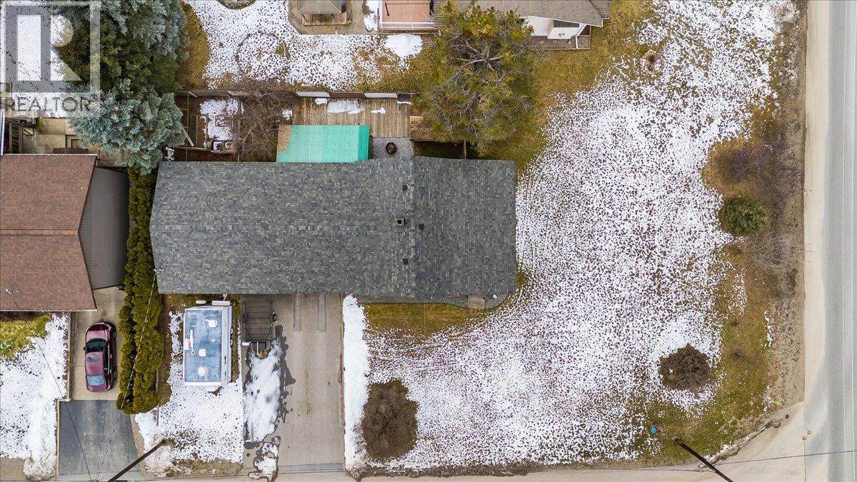 95 Pine Avenue, Fruitvale