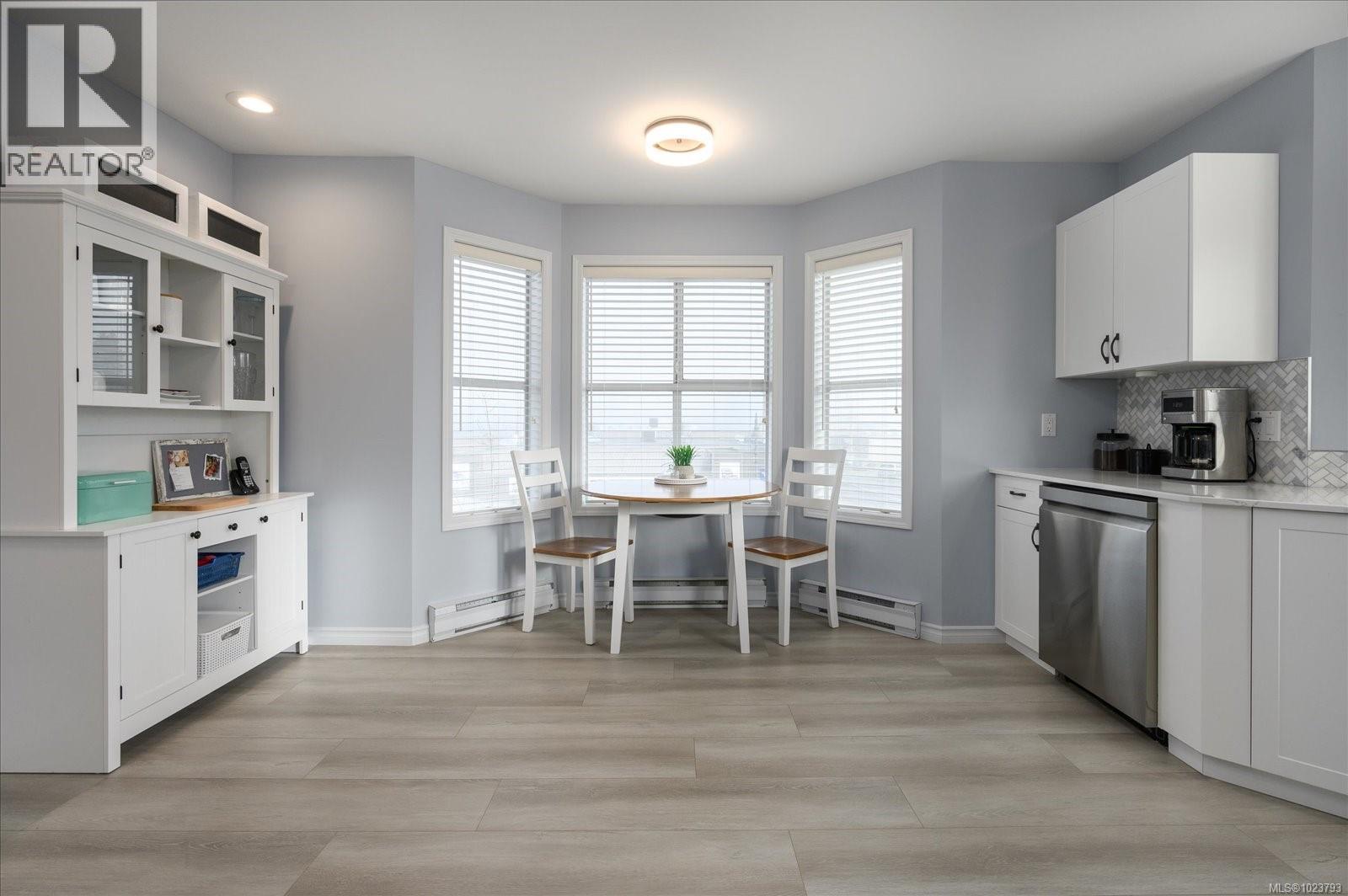 303 220 Island Hwy W, Parksville