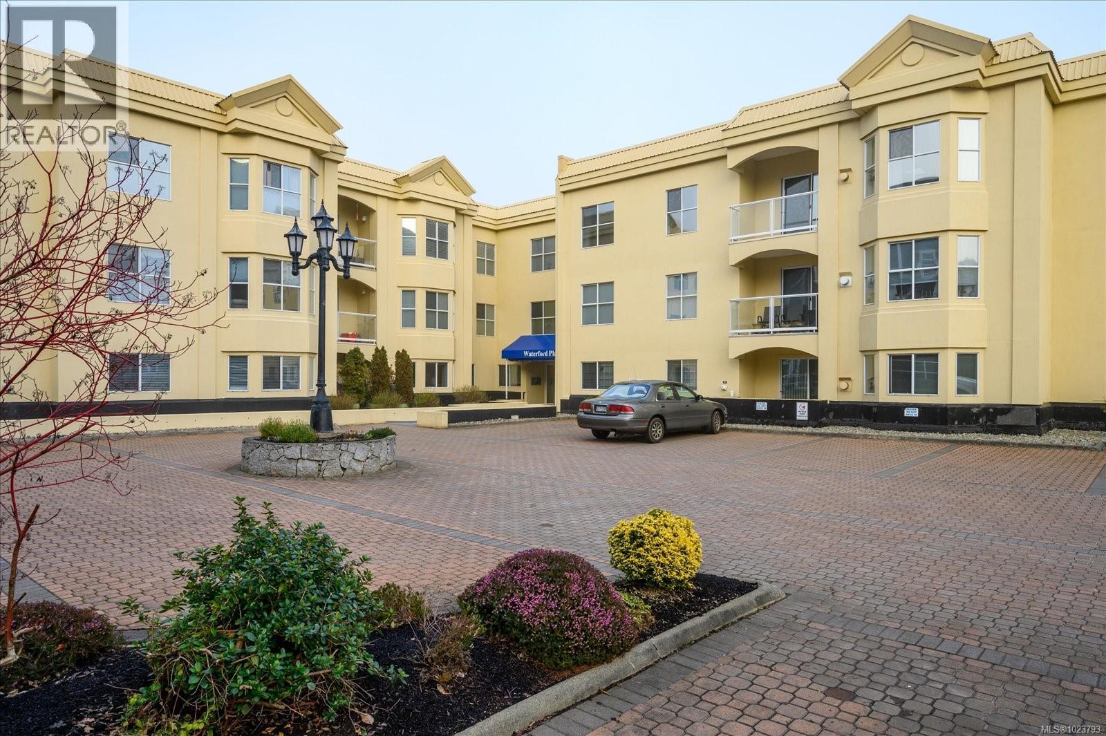 303 220 Island Hwy W, Parksville