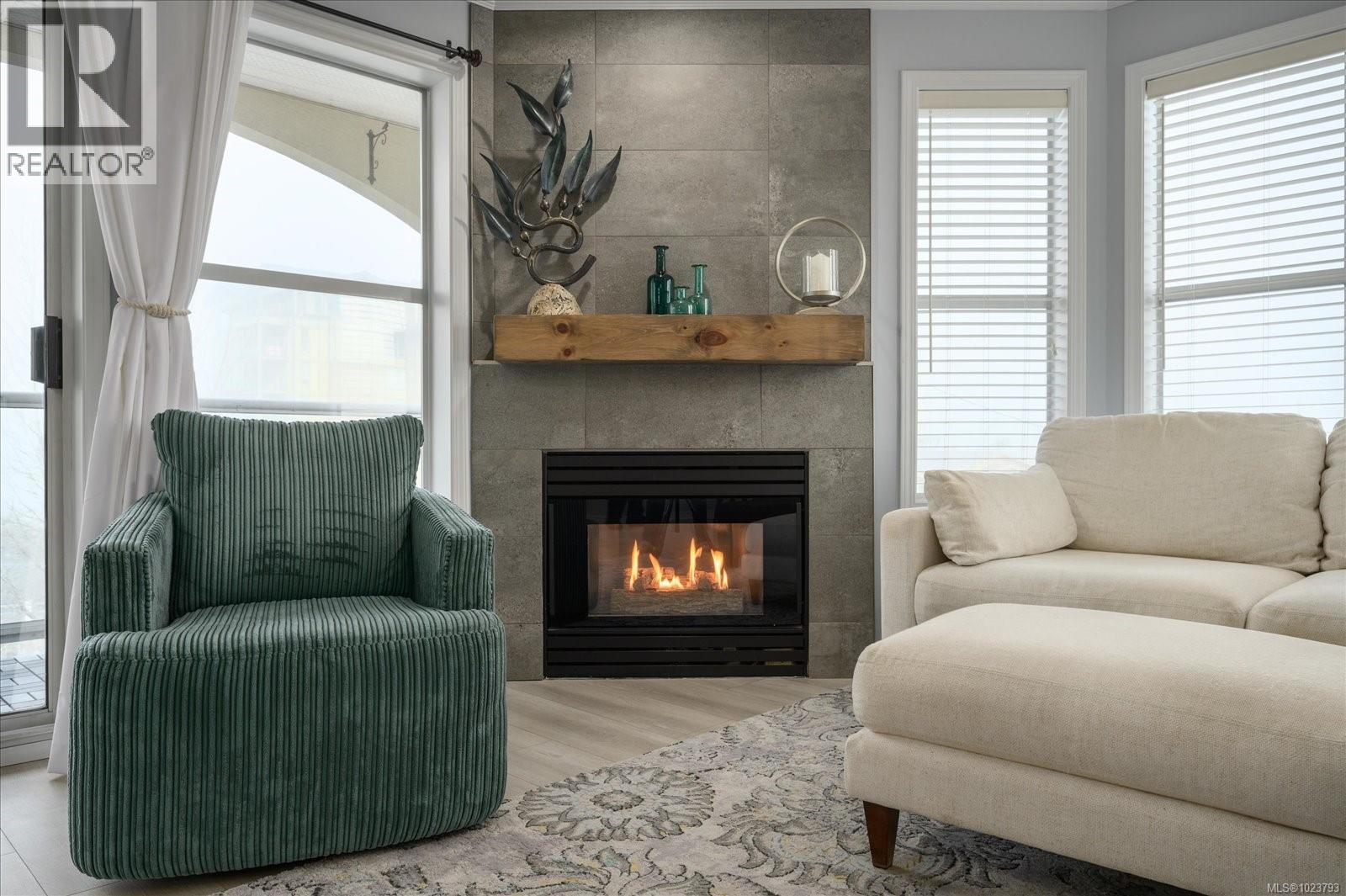 303 220 Island Hwy W, Parksville