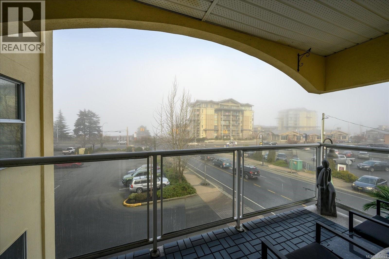 303 220 Island Hwy W, Parksville