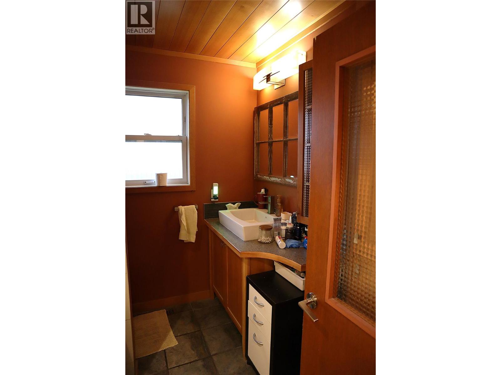 1736 HAPPYVALE AVENUE - 10