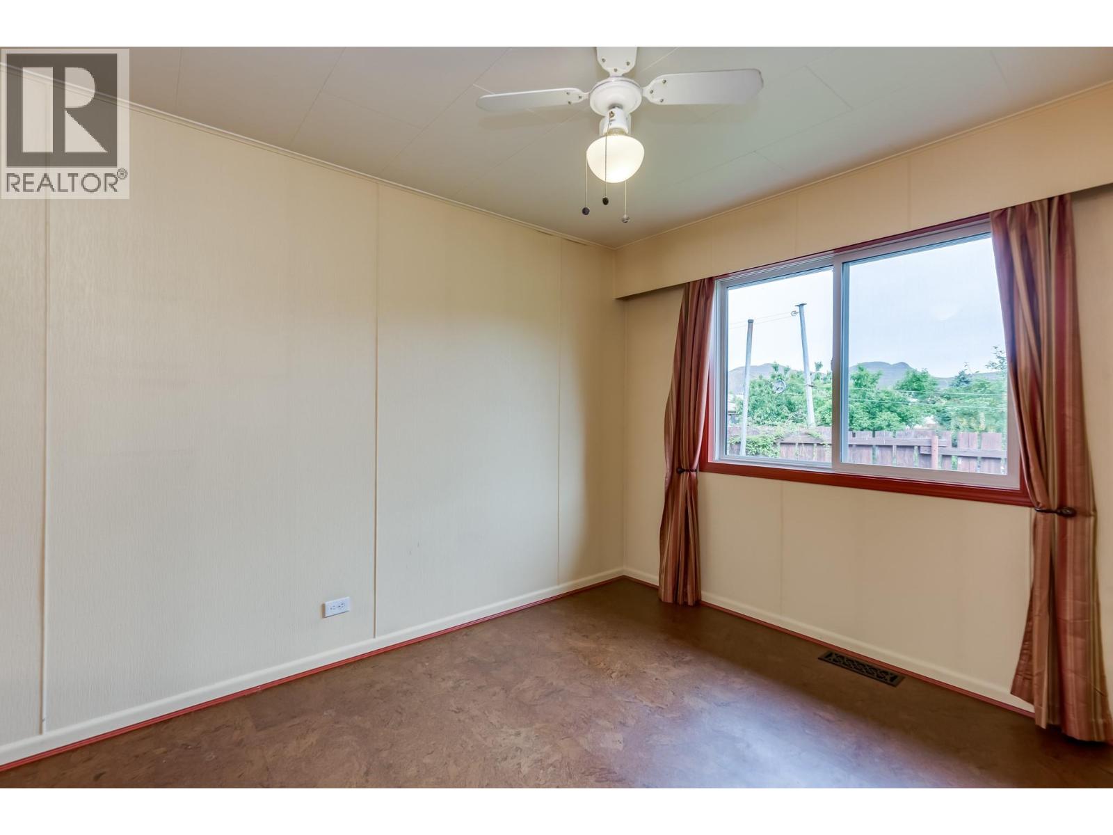 1736 HAPPYVALE AVENUE - 11