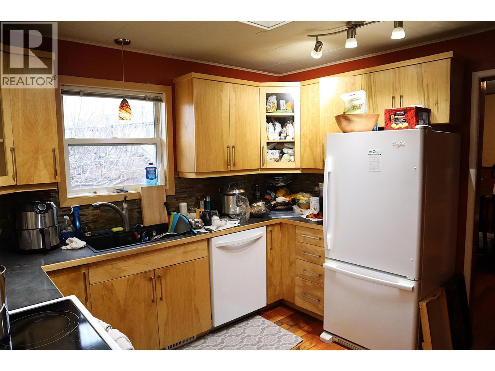 1736 HAPPYVALE AVENUE - 6