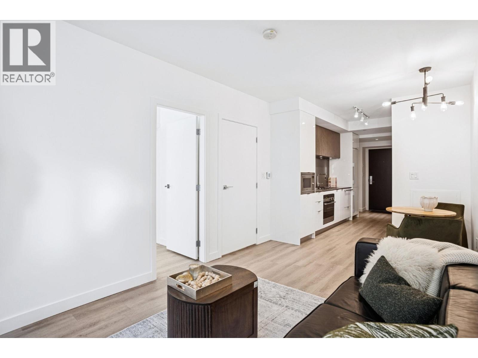 507 209 E 7TH AVENUE