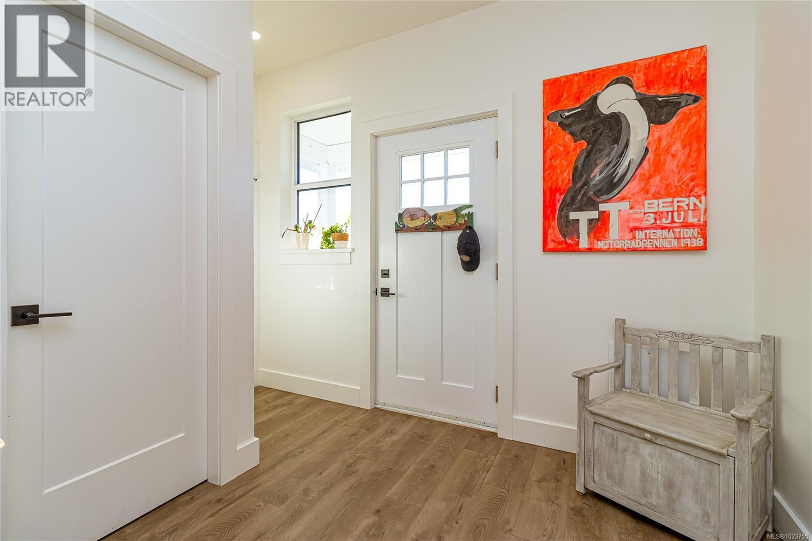 6690 Rhodonite Dr, Sooke