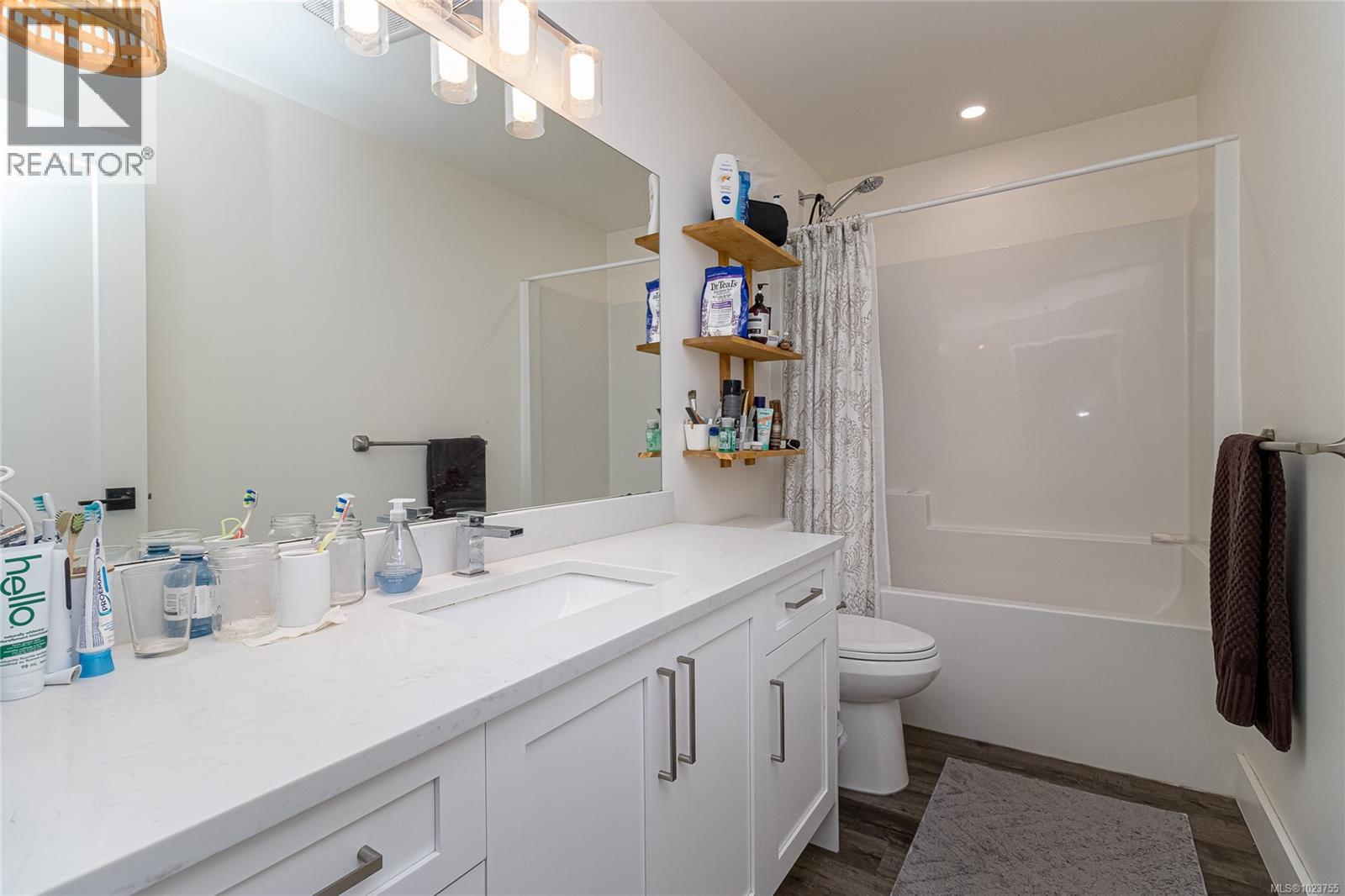 6690 Rhodonite Dr, Sooke