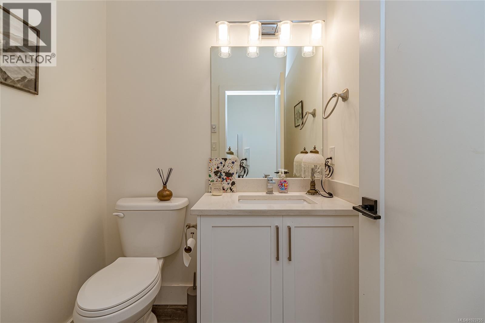 6690 Rhodonite Dr, Sooke