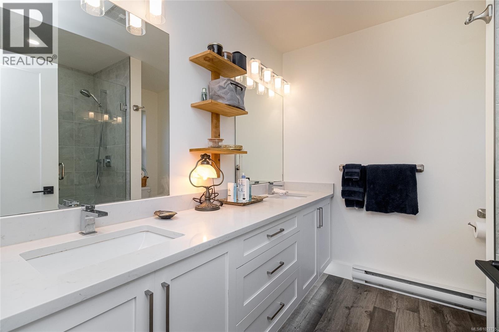 6690 Rhodonite Dr, Sooke