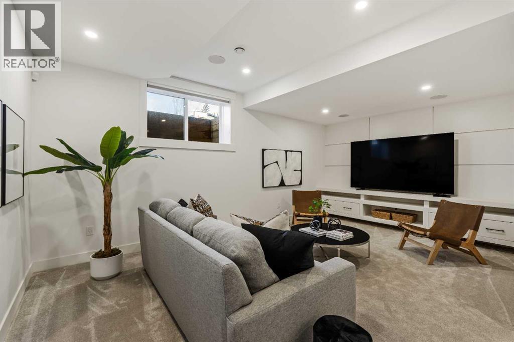 Single Family House for Sale in   Avenue SW Altadore Calgary 