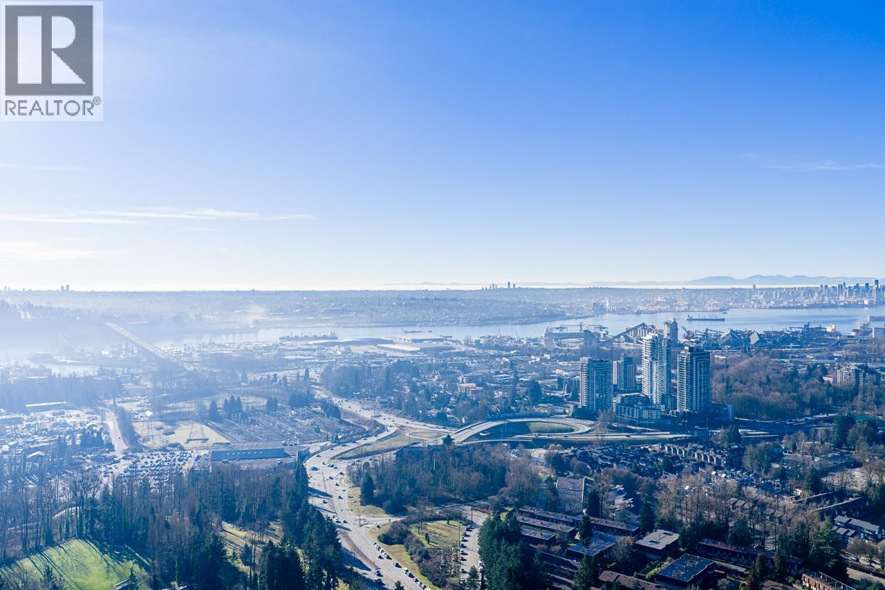 2076 PURCELL WAY, North Vancouver