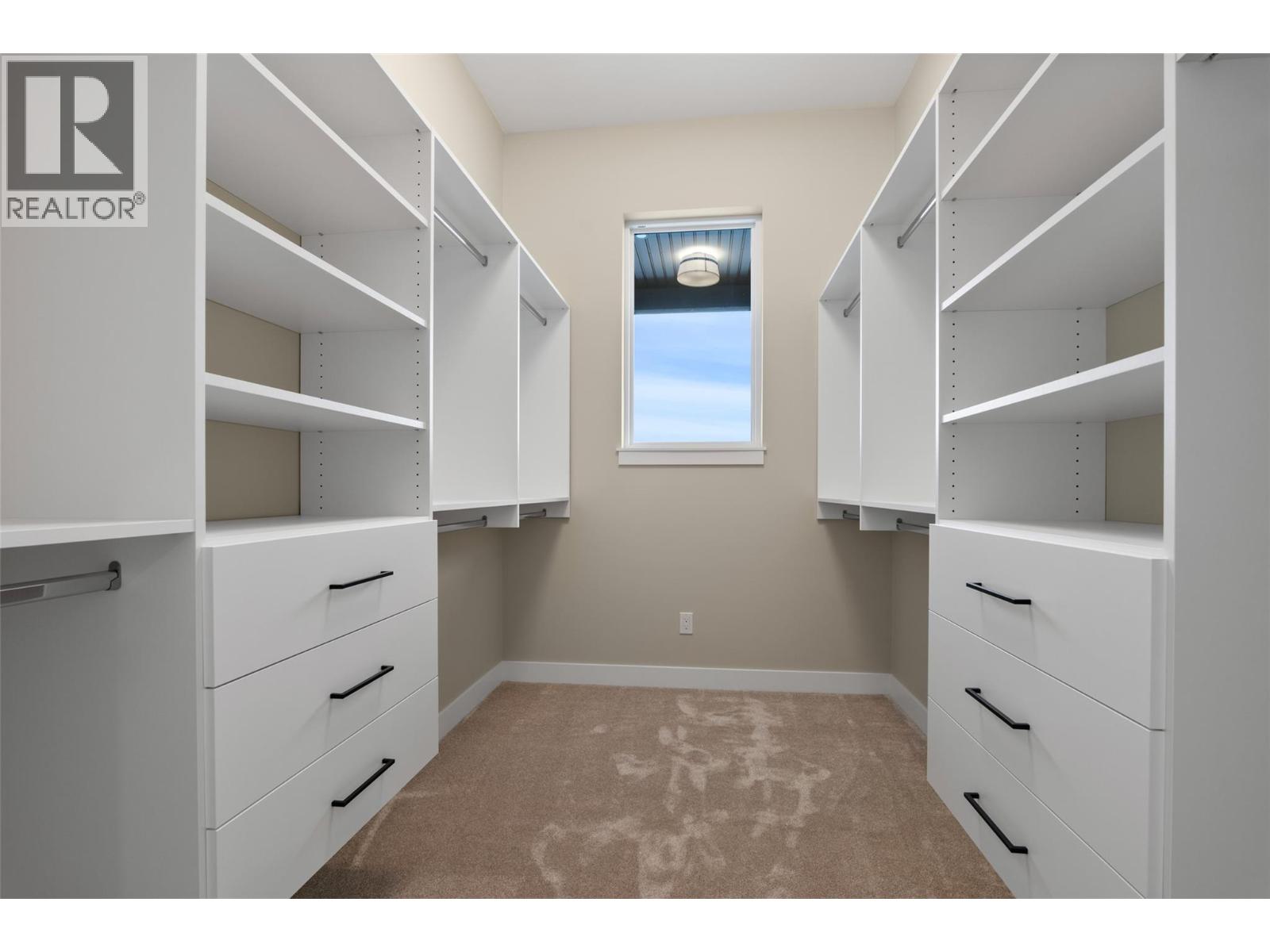 2082 LINFIELD Drive - 37
