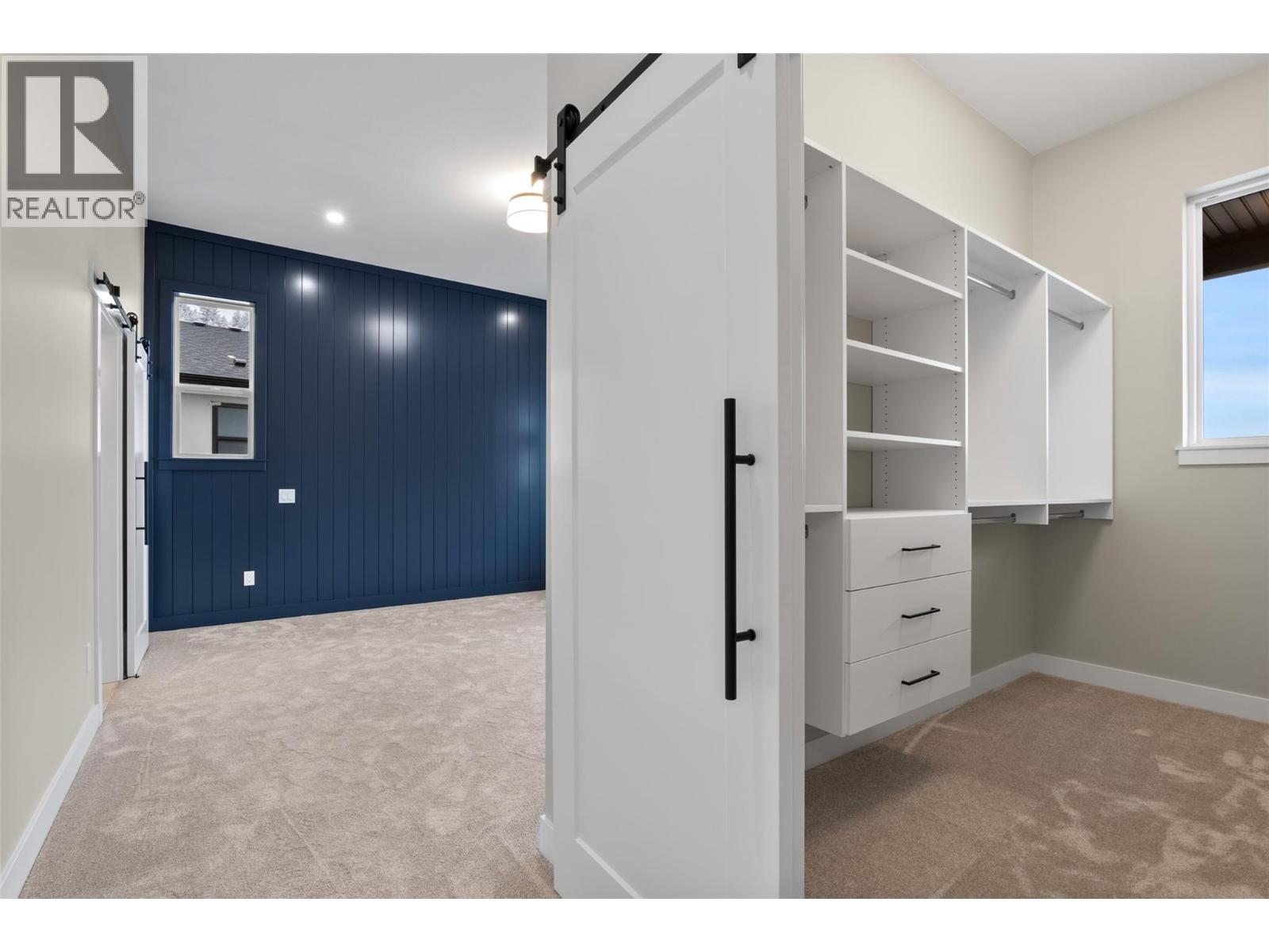 2082 LINFIELD Drive - 36