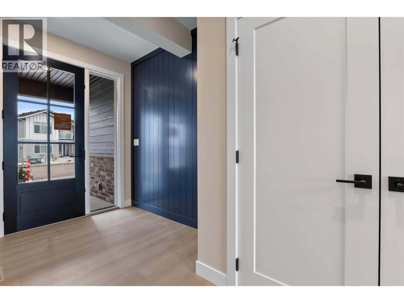 2082 LINFIELD DRIVE - 32