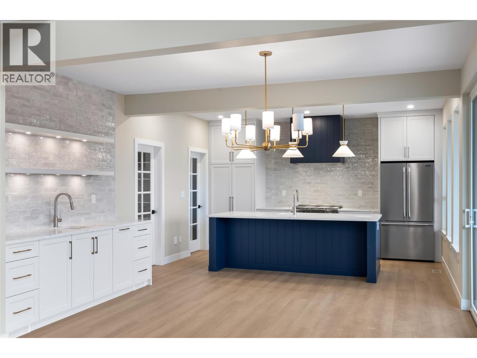 2082 LINFIELD DRIVE - 10