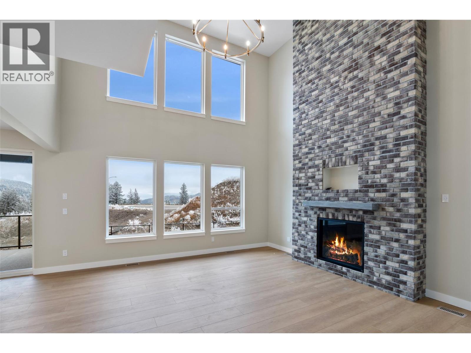 2082 LINFIELD DRIVE - 6