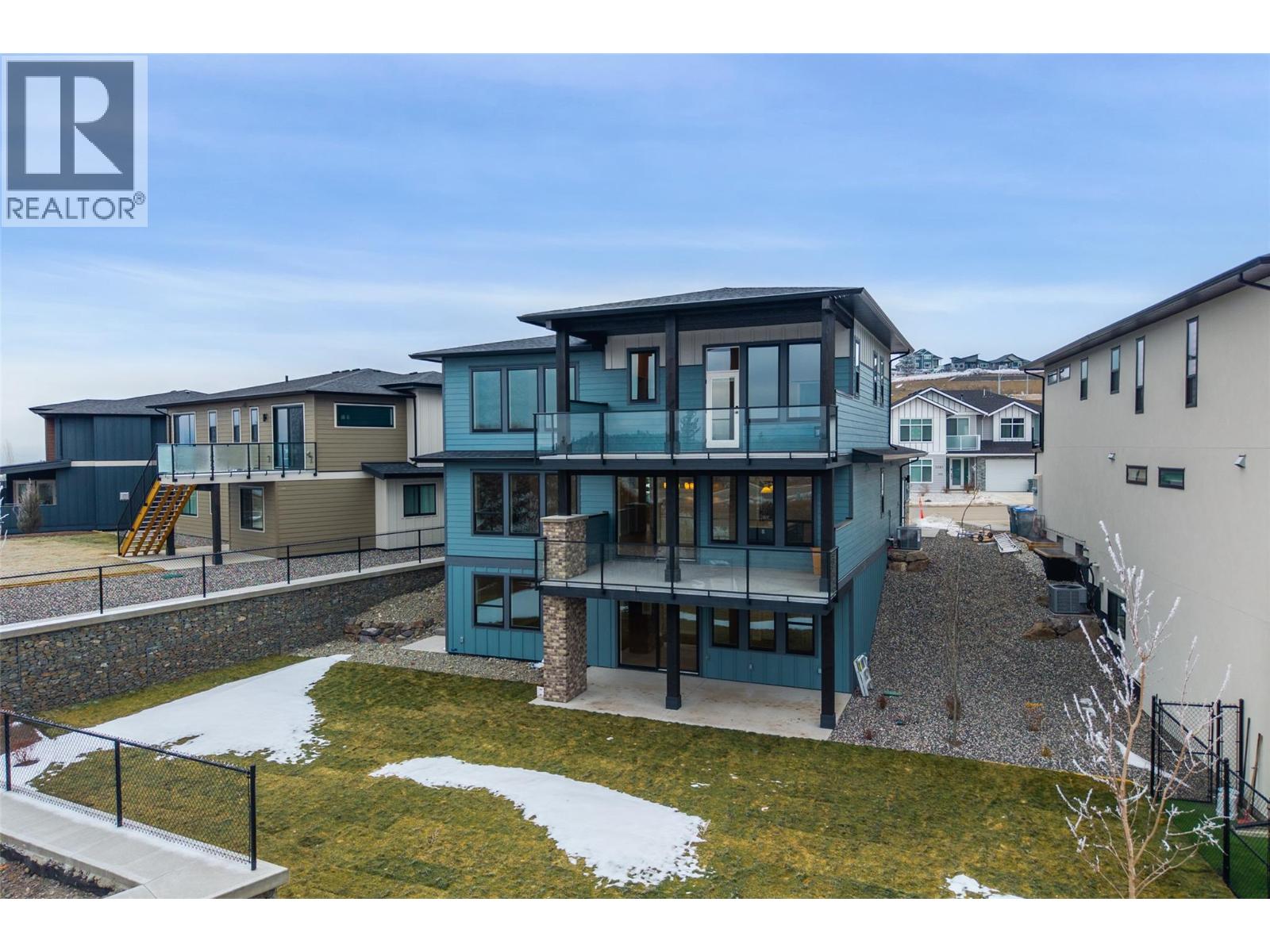 2082 LINFIELD Drive - 1