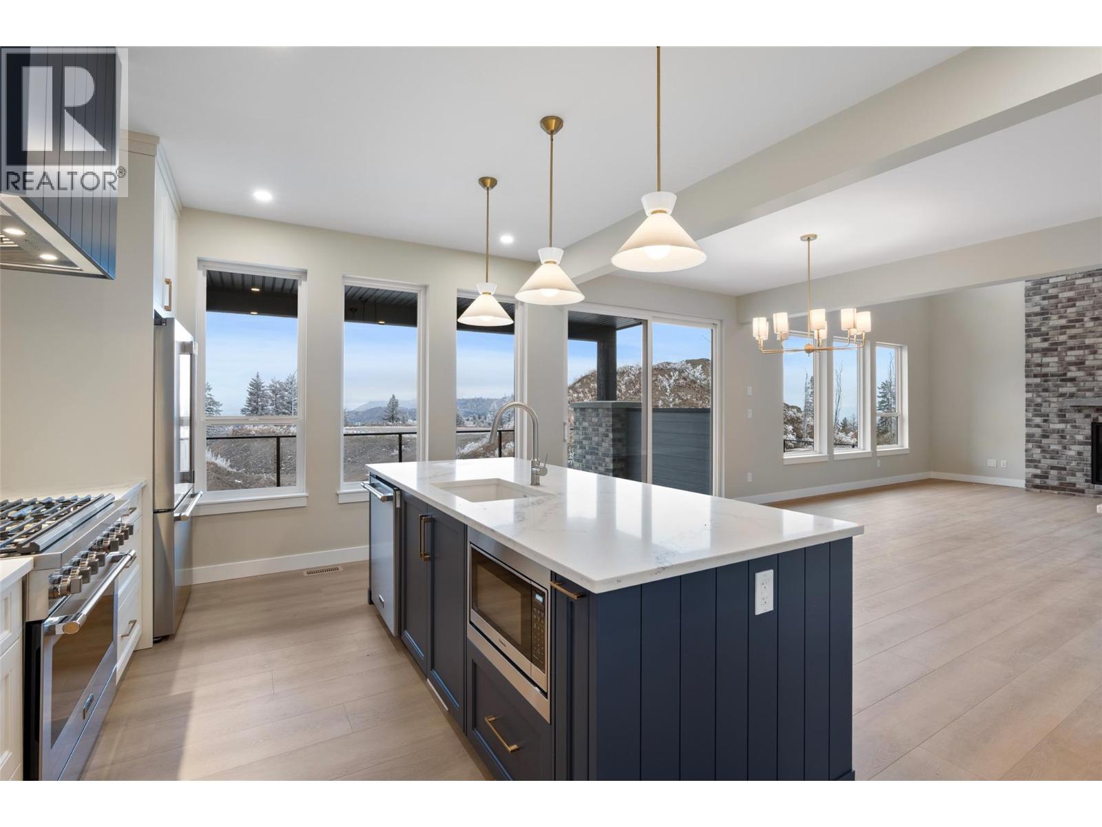 2082 LINFIELD Drive - 19