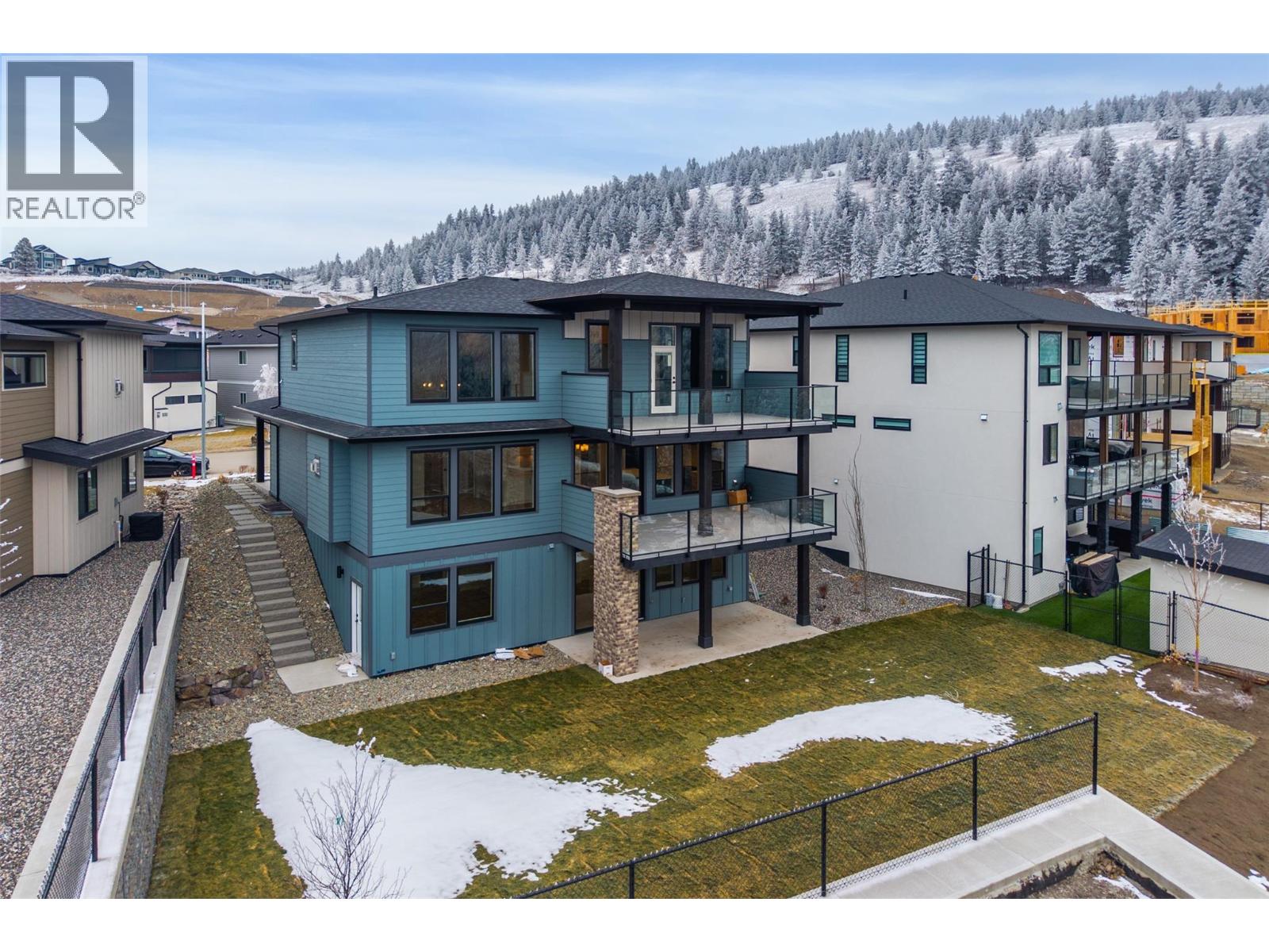 2082 LINFIELD Drive - 2