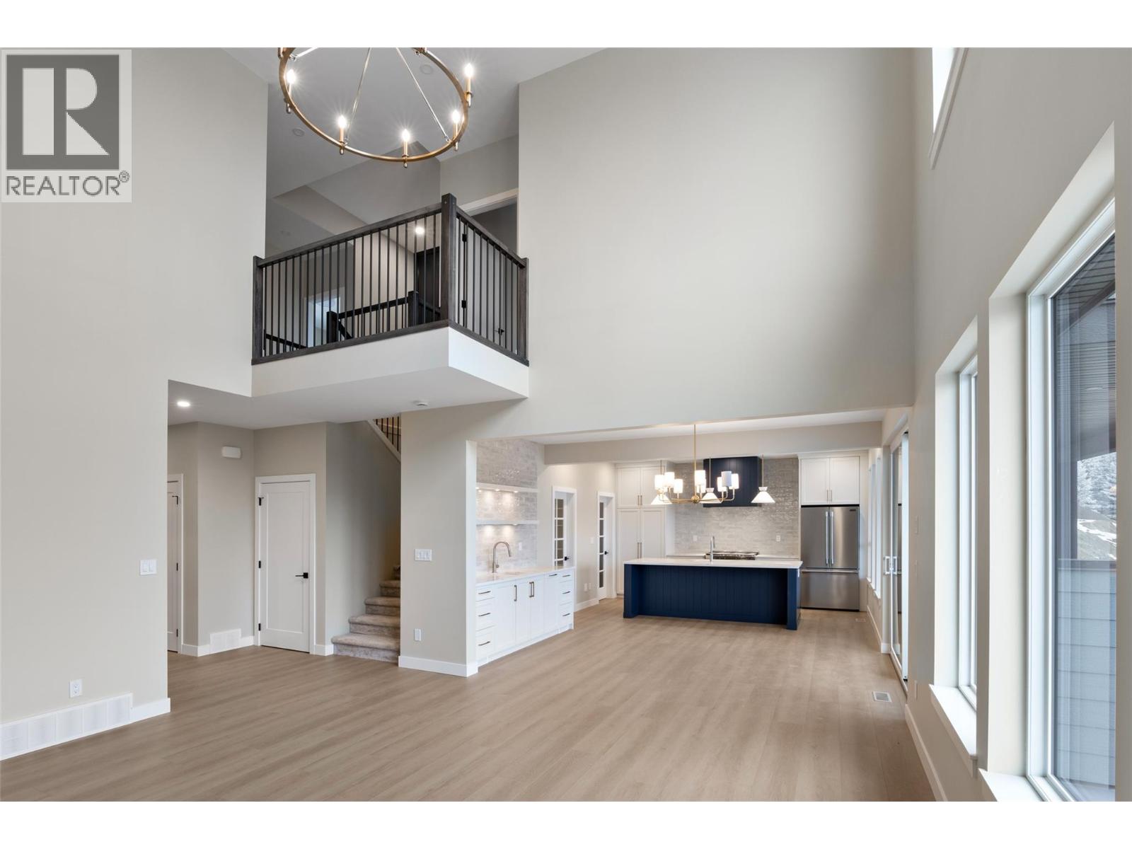 2082 LINFIELD DRIVE - 9