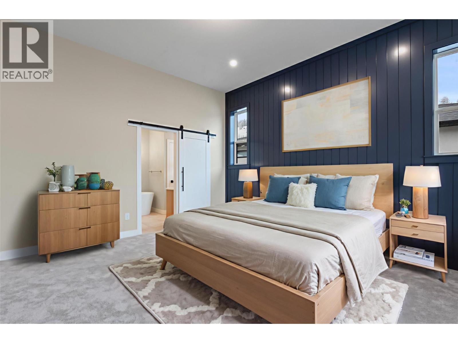 2082 LINFIELD Drive - 41