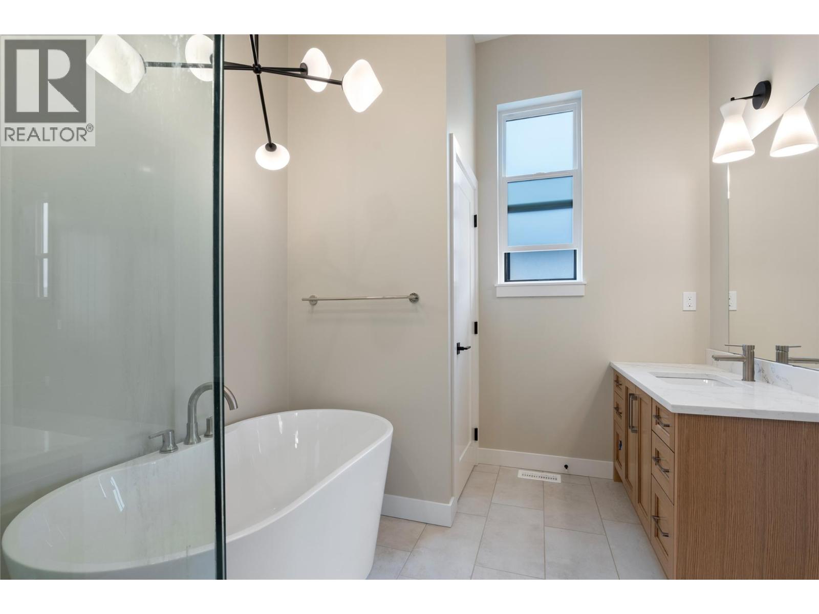2082 LINFIELD Drive - 44