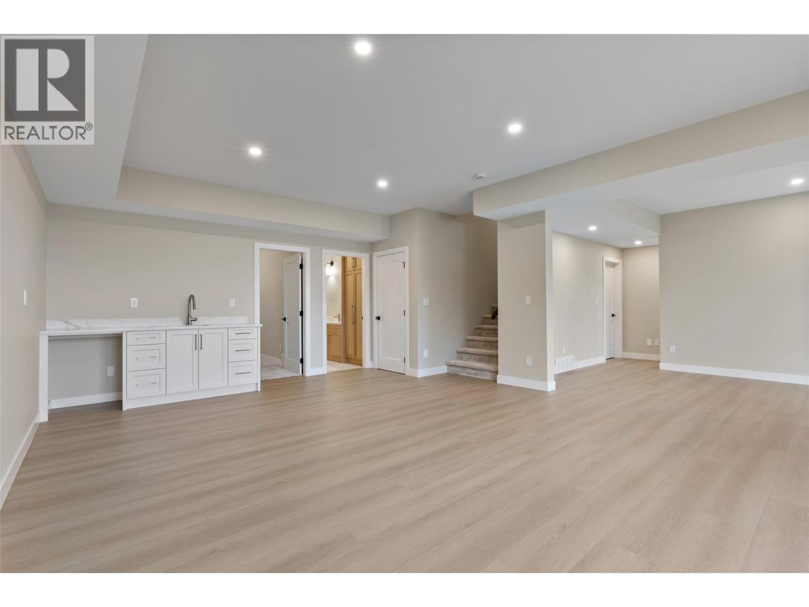 2082 LINFIELD DRIVE - 51