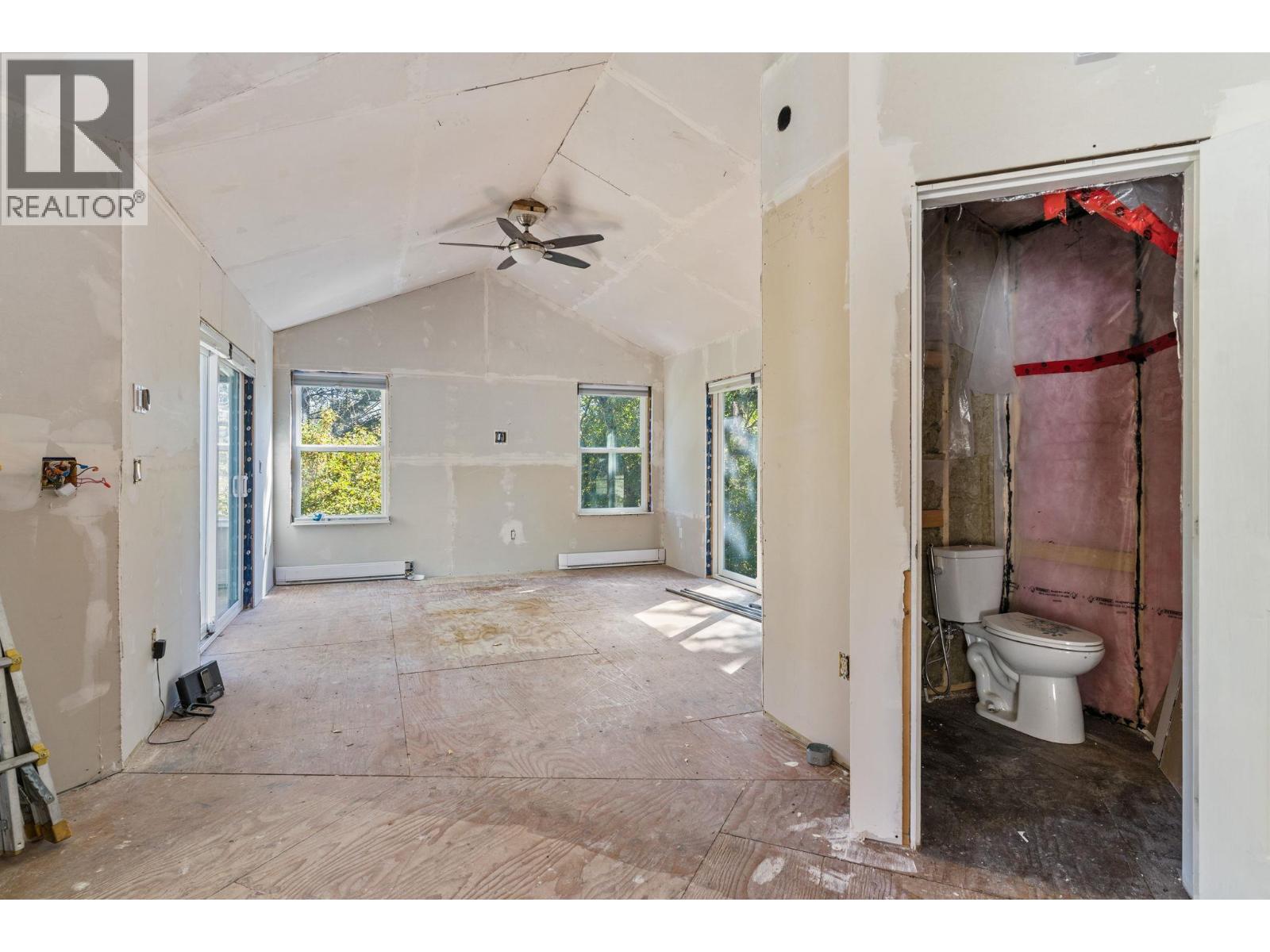  811 Firwood Road, Fintry