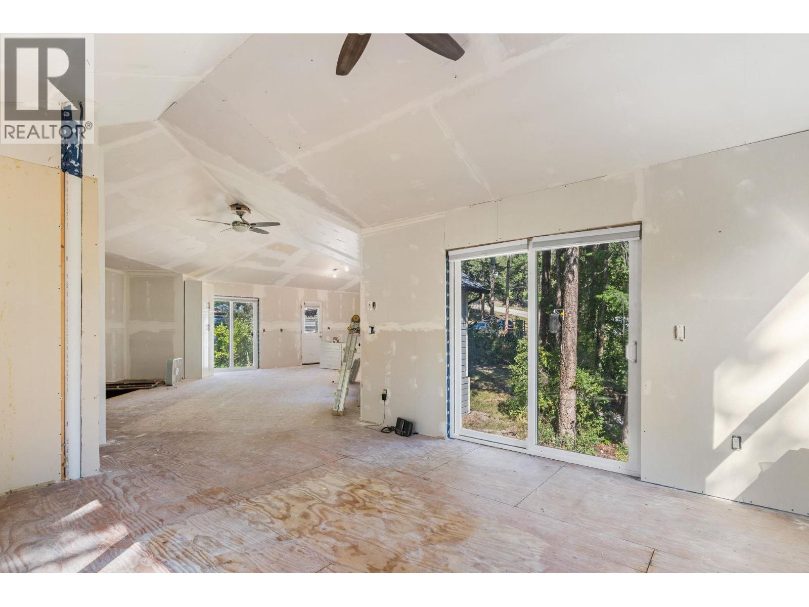  811 Firwood Road, Fintry