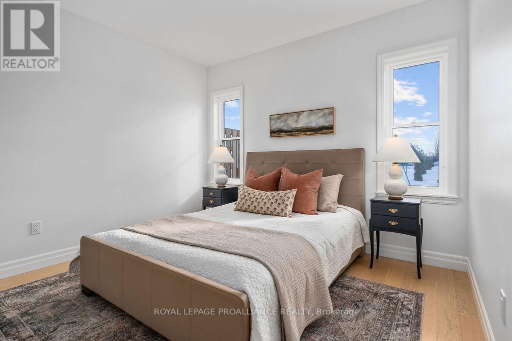 71 SEYMOUR STREET W,Centre Hastings,,