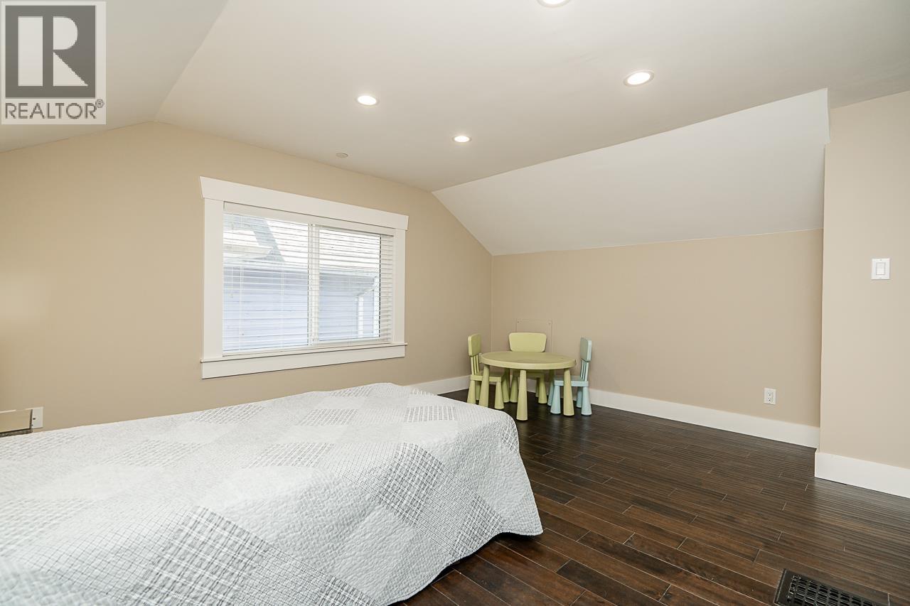 905 EDINBURGH STREET, New Westminster