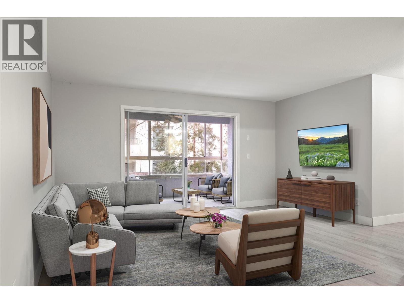 ##104-727 Houghton rd Road, Kelowna