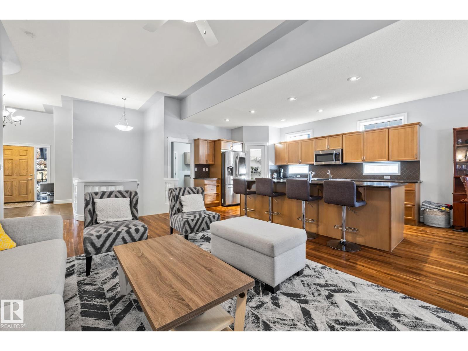 33 OAKHILL PL, St. Albert