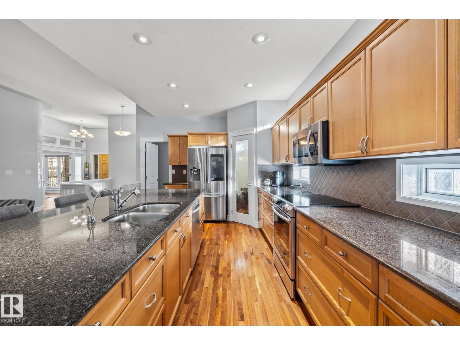 33 OAKHILL PL, St. Albert