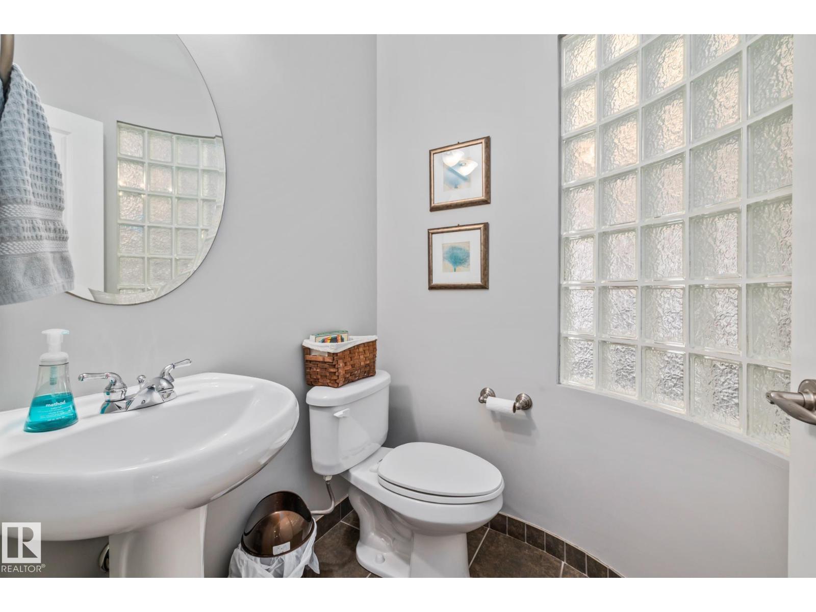 33 OAKHILL PL, St. Albert