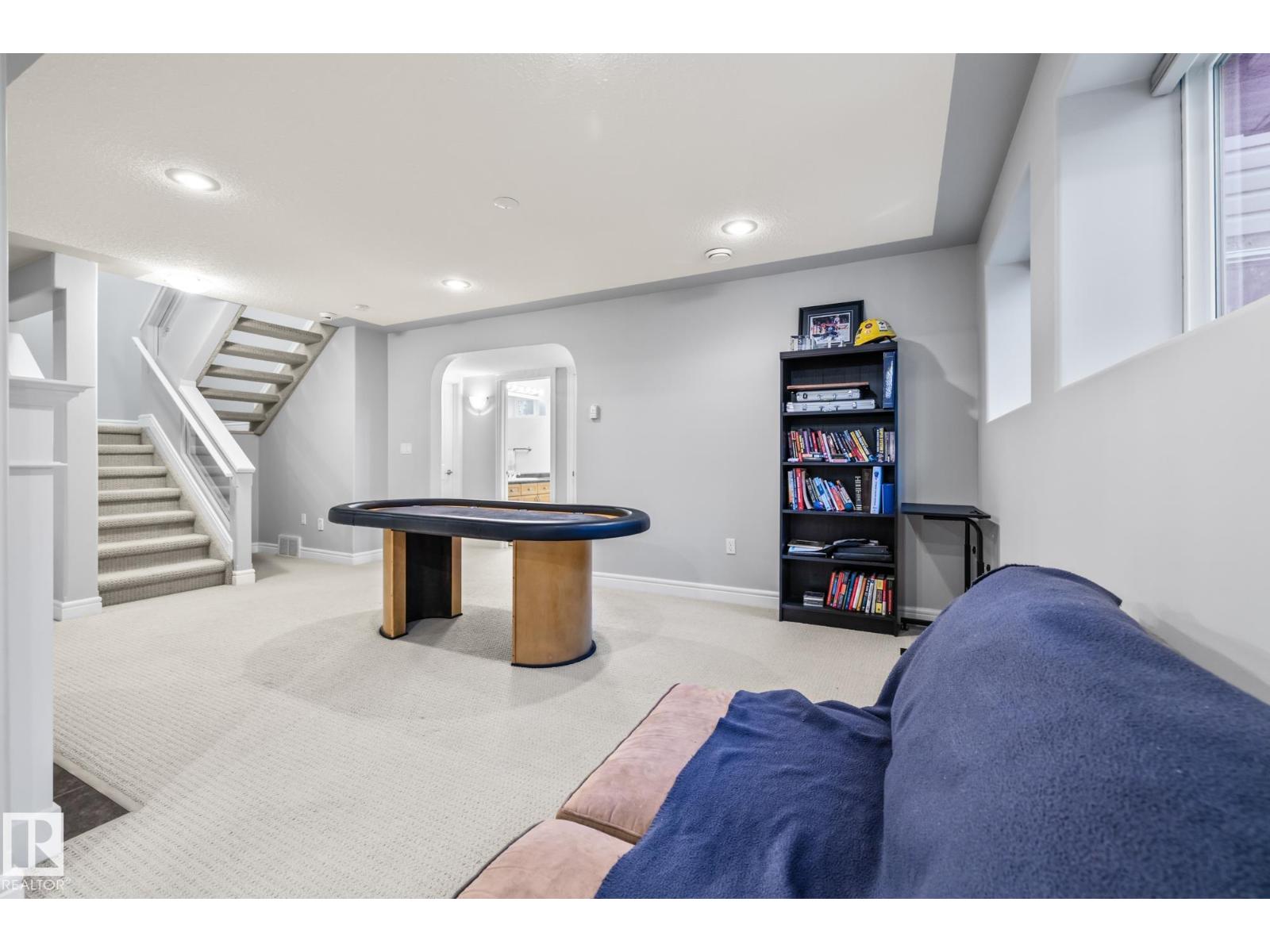 33 OAKHILL PL, St. Albert