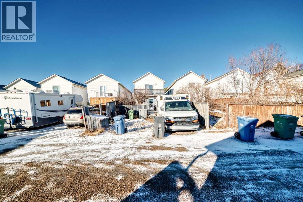 Single Family House Bi-level for Sale in  Hunterhorn Drive NE Huntington Hills Calgary 