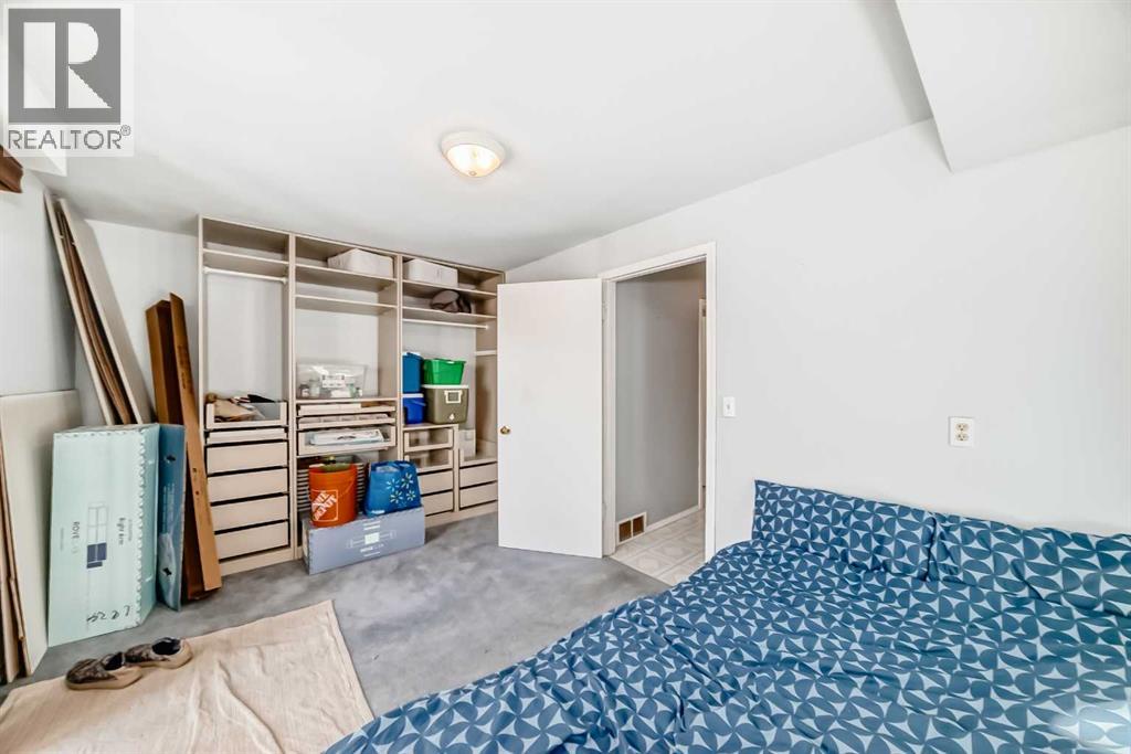 Single Family House Bi-level for Sale in  Hunterhorn Drive NE Huntington Hills Calgary 