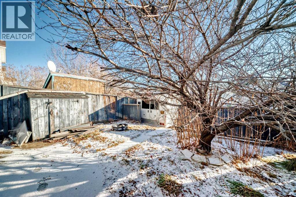 Single Family House Bi-level for Sale in  Hunterhorn Drive NE Huntington Hills Calgary 