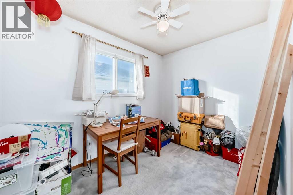 Single Family House Bi-level for Sale in  Hunterhorn Drive NE Huntington Hills Calgary 