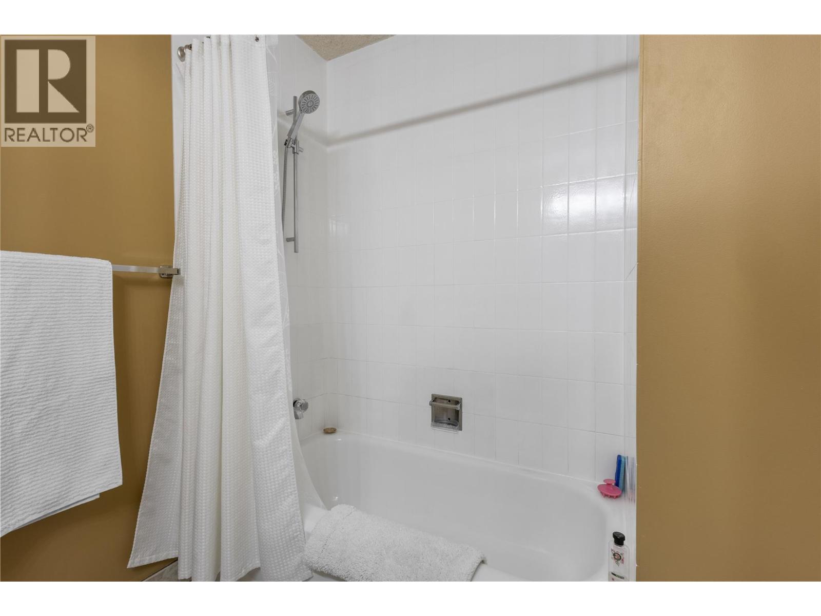  2141 Kaslo Court, Kelowna