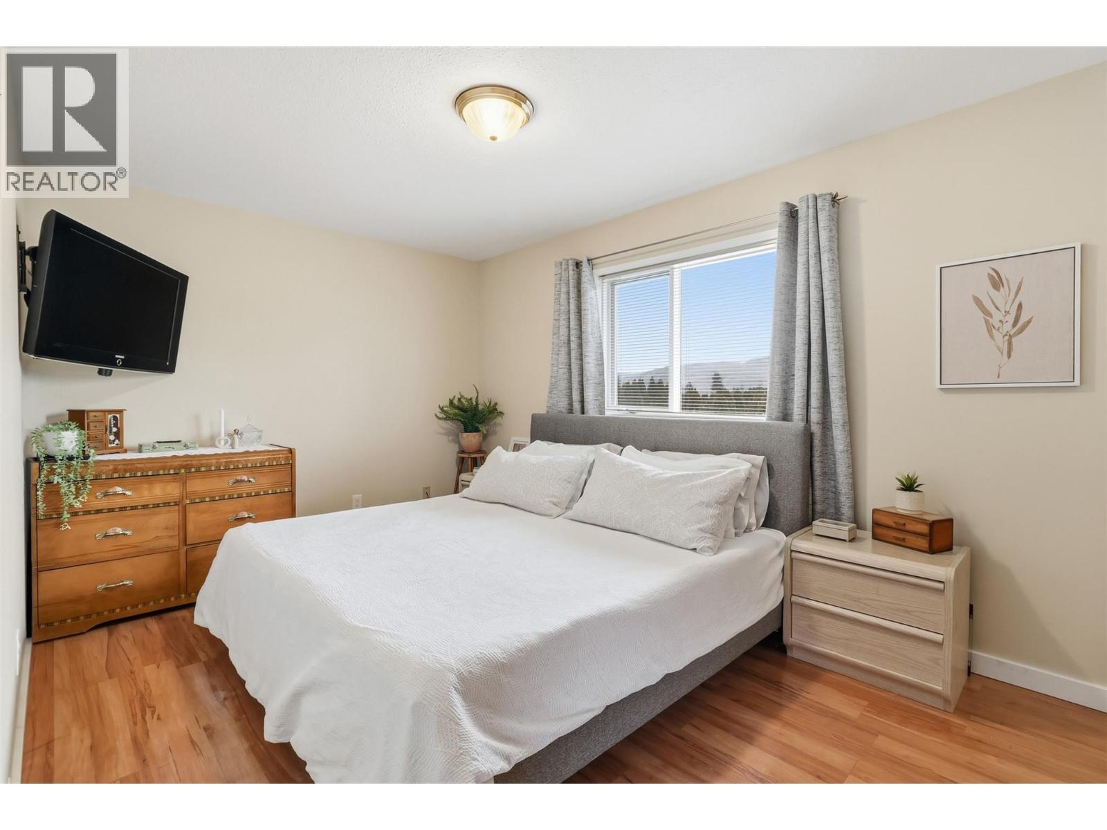 2195 PARKCREST AVENUE - 17