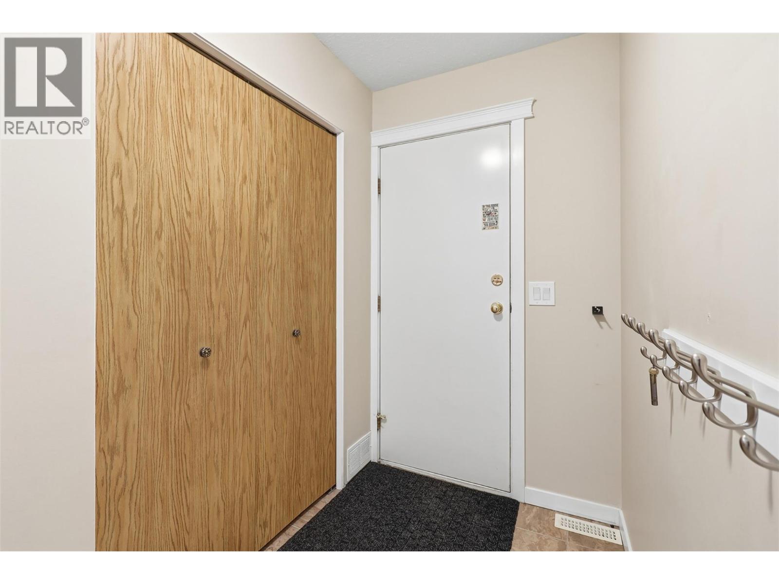 2195 PARKCREST AVENUE - 24