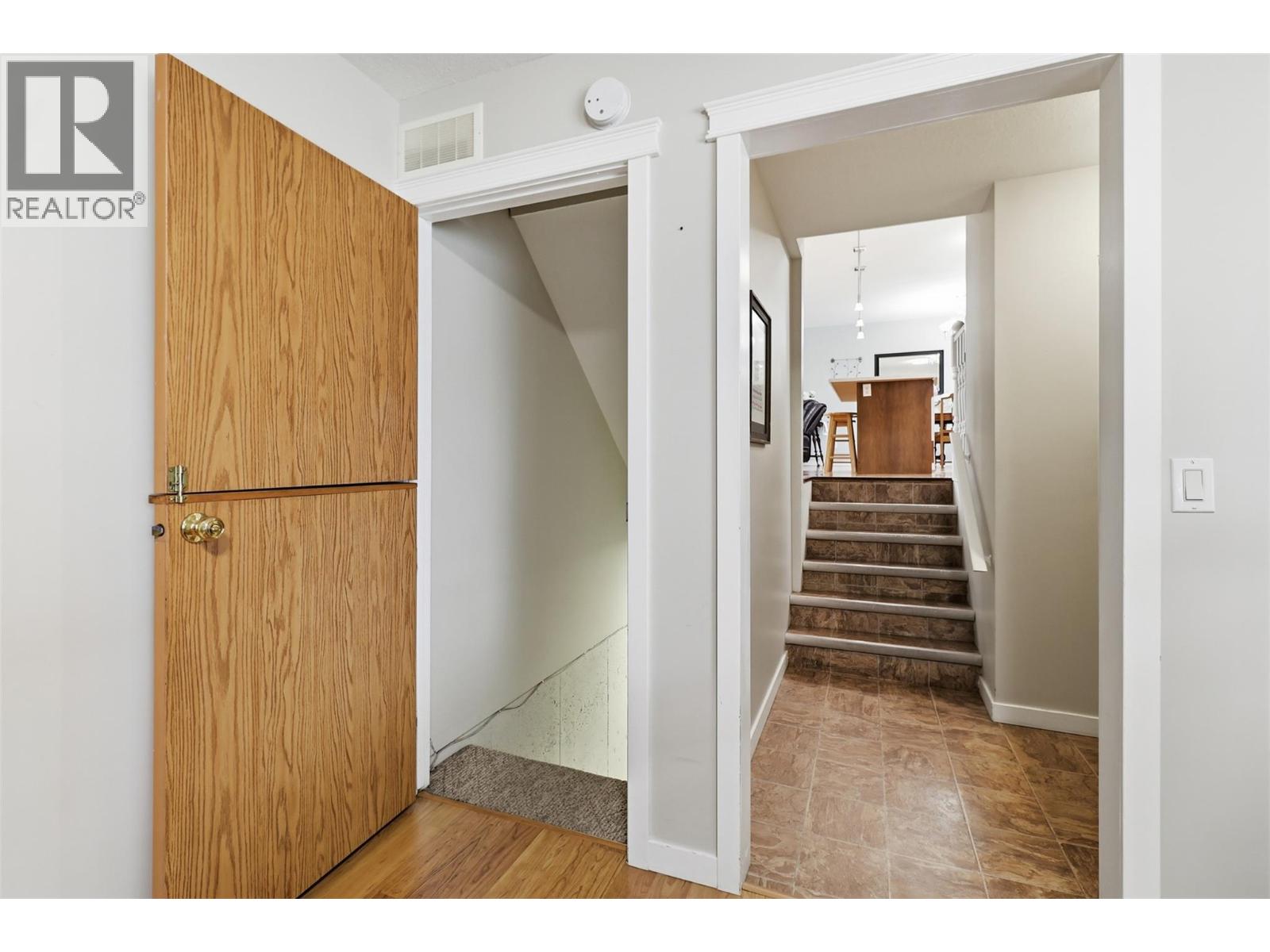 2195 PARKCREST AVENUE - 30