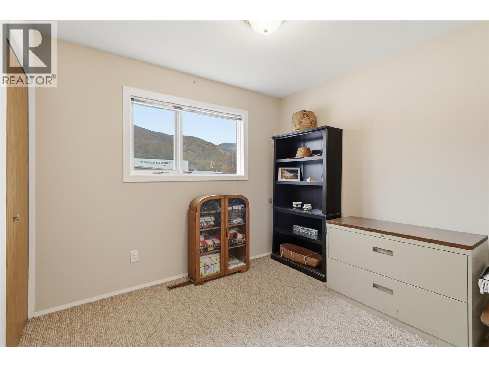 2195 PARKCREST AVENUE - 23