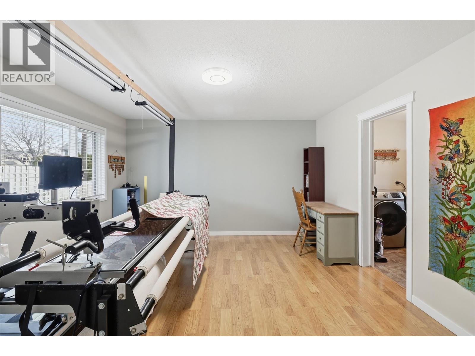 2195 PARKCREST AVENUE - 26