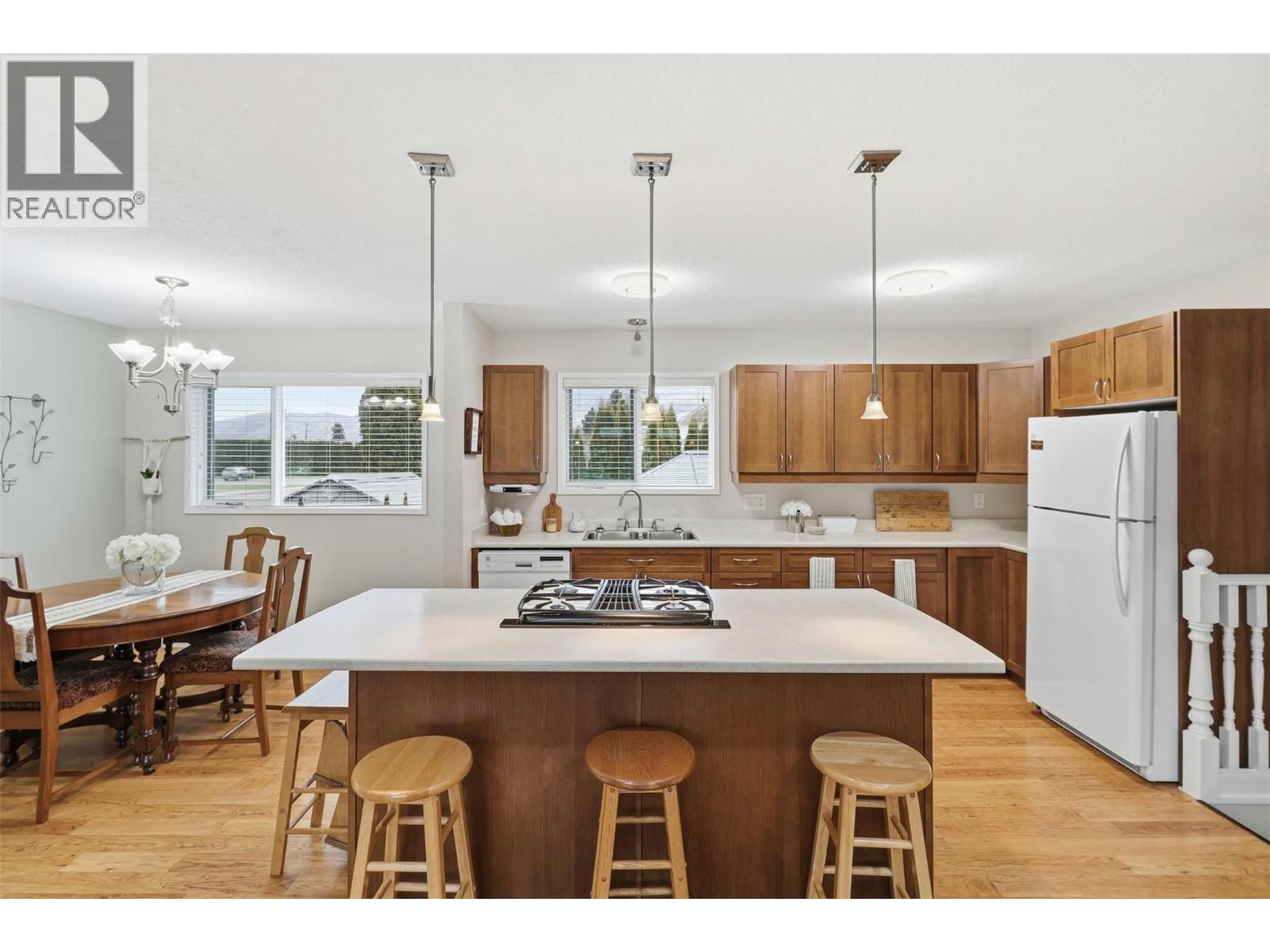 2195 PARKCREST AVENUE - 7